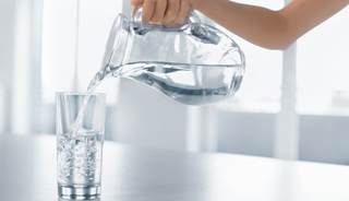 Swapping water for diet drinks may be more beneficial for overweight and obese women with type 2 diabetes. Swapping water for diet drinks may be more beneficial for overweight and obese women with type 2 diabetes.