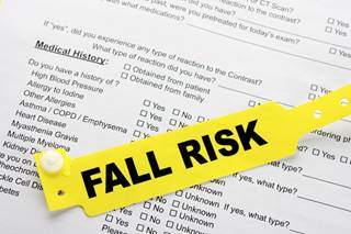 Poor sleep quality and daytime sleepiness increase fall risk regardless of sedative use. Poor sleep quality and daytime sleepiness increase fall risk regardless of sedative use.