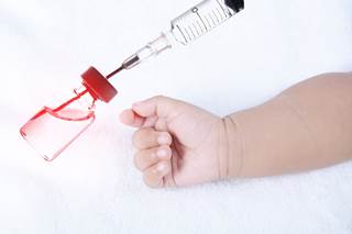 Polyuria, tachypnea, flu-like symptoms, tiredness/weakness, dehydration, and "not acting right" were the most commonly reported signs. Polyuria, tachypnea, flu-like symptoms, tiredness/weakness, dehydration, and "not acting right" were the most commonly reported signs.