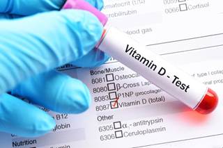 An inverse dose-response gradient was seen between 25(OH)D concentration and risk of diabetes. An inverse dose-response gradient was seen between 25(OH)D concentration and risk of diabetes.